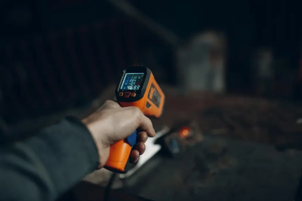 Optical pyrometer: Advantages and Applications Optical pyrometer 1