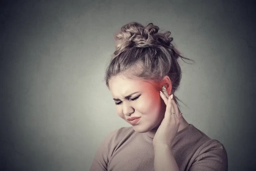 Crackling in Ear: Common Symptoms and How to Find Relief crackling in ear 1